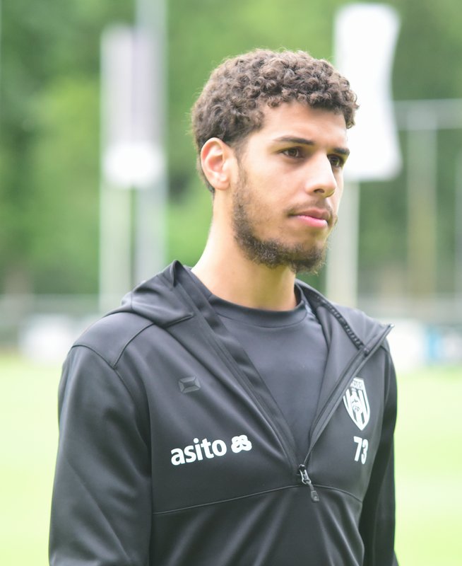 Heracles Almelo verhuurd Walid Ould-Chikh