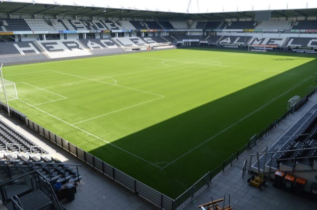 Heracles onderuit in De Kuip