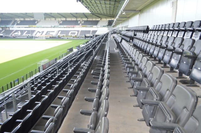 Heracles onderuit in De Kuip