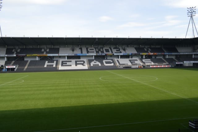 Heracles onderuit in De Kuip