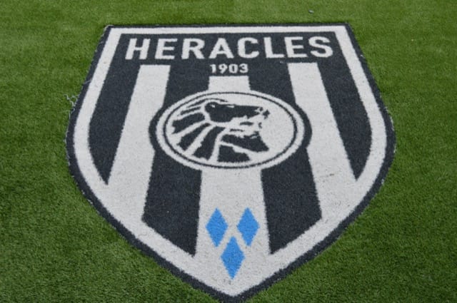 Heracles onderuit in De Kuip
